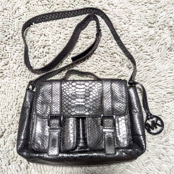 Michael Kors silver monochrome print Crossbody bag - Picture 1 of 8